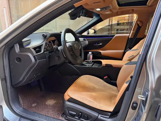 Lexus ES — Фото автомобиля 5