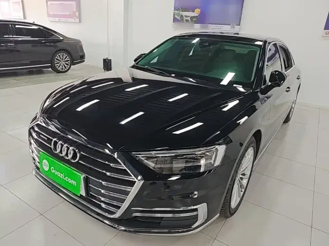 Фотография автомобиля — Audi A8