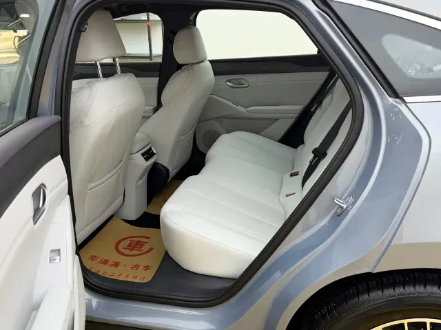 BYD Qin MAX — Фото автомобиля 5