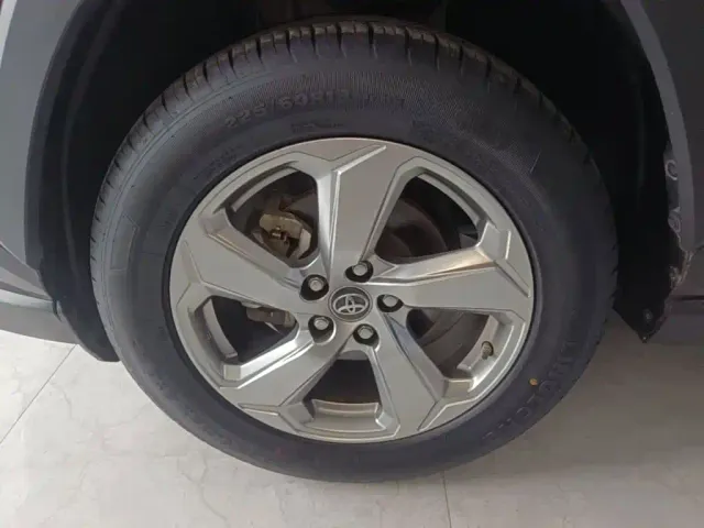 Toyota RAV4 — Фото автомобиля 22