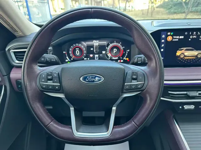 Ford Explorer — Фото автомобиля 6