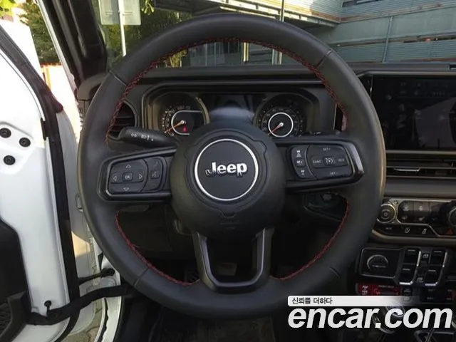 Jeep Wrangler JL — Фото автомобиля 12