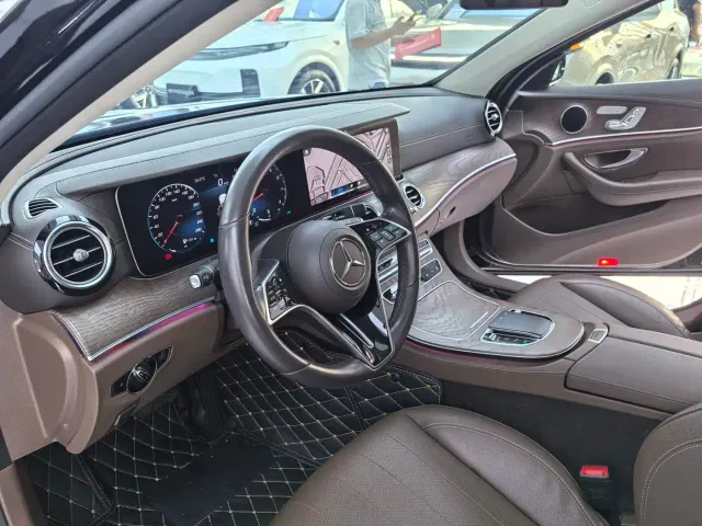 Mercedes-Benz E-Class — Фото автомобиля 6