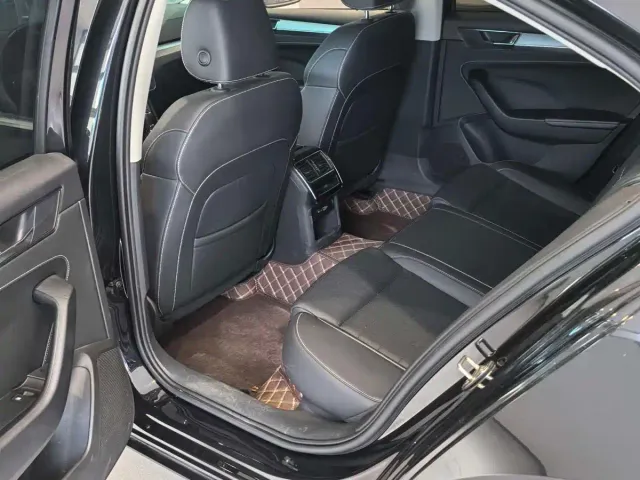 Skoda Superb — Фото автомобиля 10