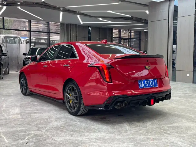 Cadillac CT4 — Фото автомобиля 4