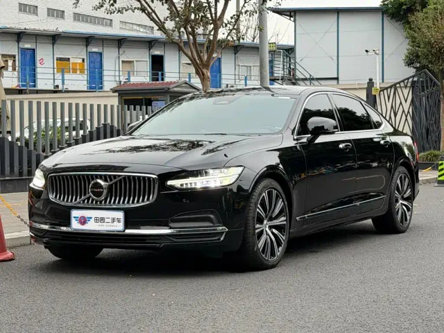 Фотография автомобиля — Volvo S90