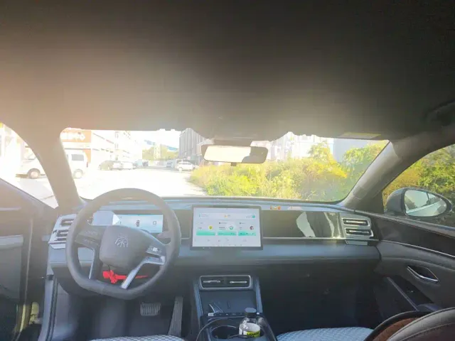BYD Qin L — Фото автомобиля 12