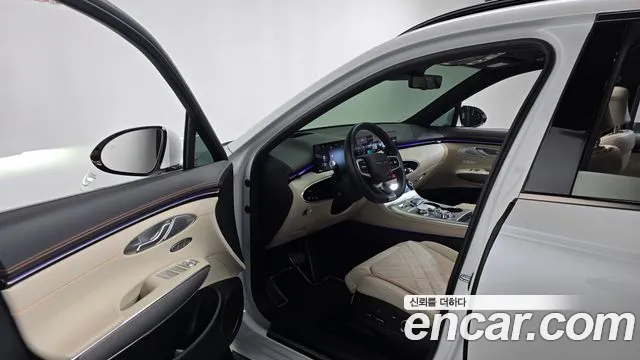 Genesis GV70 — Фото автомобиля 15