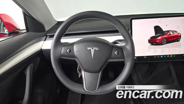Tesla Model 3 — Фото автомобиля 13