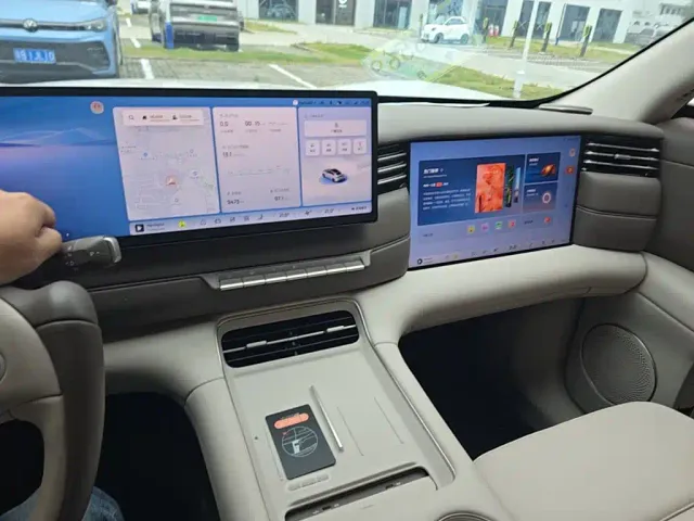 IM Motors LS6 — Фото автомобиля 17