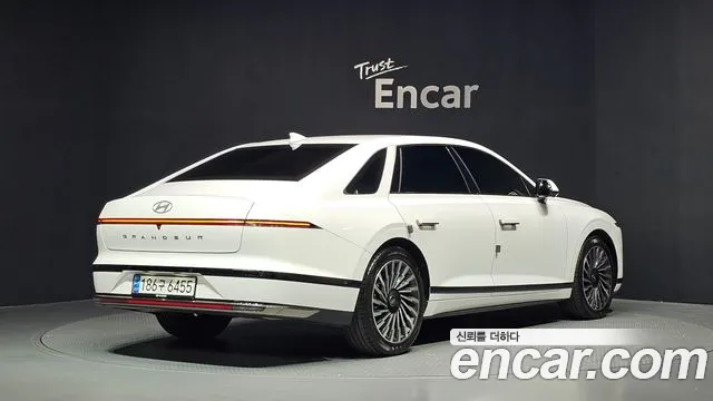 Hyundai Grandeur GN7 — Фото автомобиля 2