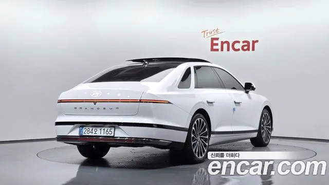 Hyundai Grandeur — Фото автомобиля 2