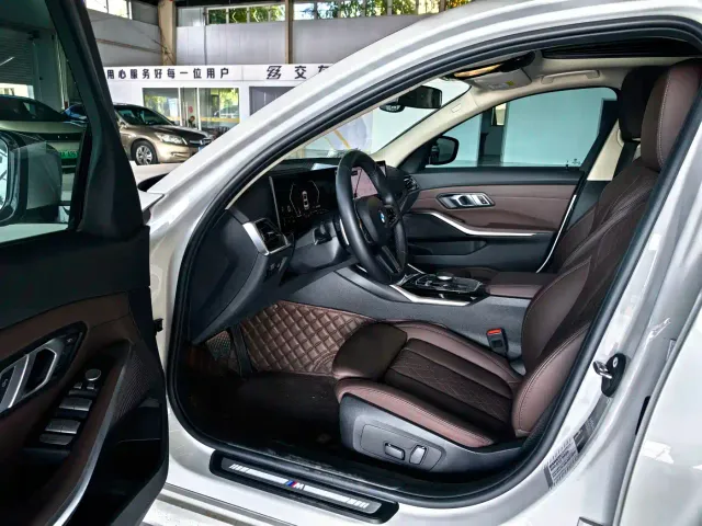 BMW 3 Series — Фото автомобиля 10