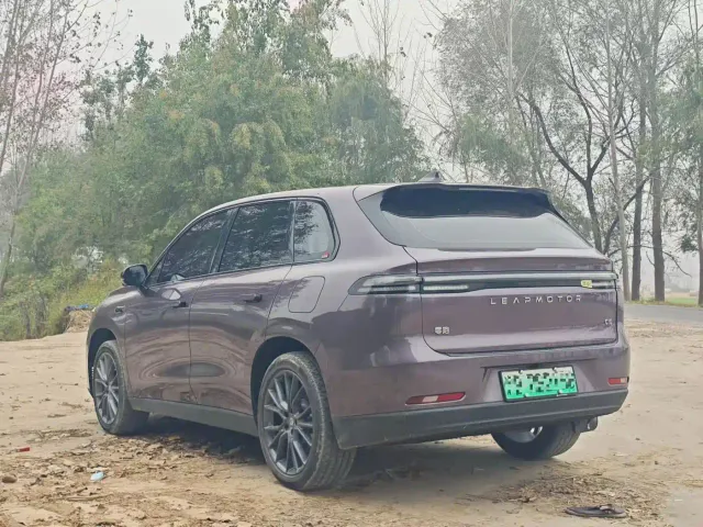 Leapmotor C10 — Фото автомобиля 9
