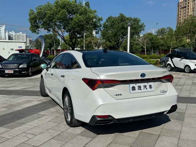 Toyota Avalon — Фото автомобиля 7