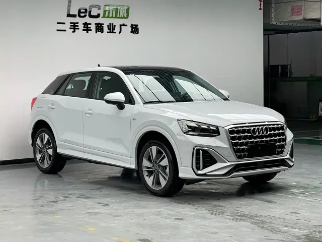 Audi Q2L — Фото автомобиля 3