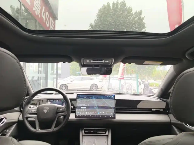 BYD Qin L — Фото автомобиля 17