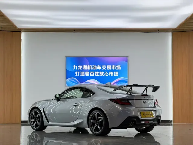 Subaru BRZ — Фото автомобиля 4