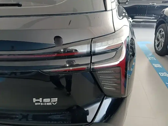 Hongqi HS3 PHEV — Фото автомобиля 7