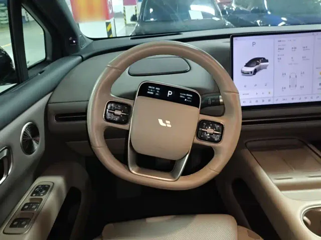 Li Auto i6 — Фото автомобиля 10