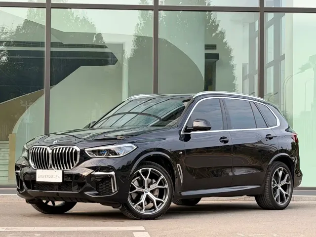 Фотография автомобиля — BMW X5