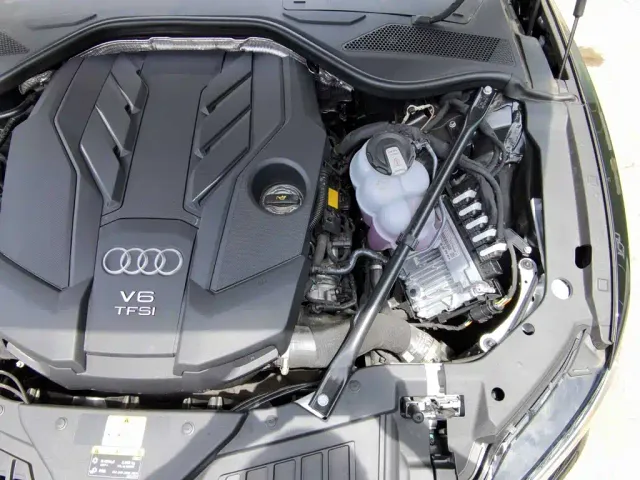 Audi A8 — Фото автомобиля 10
