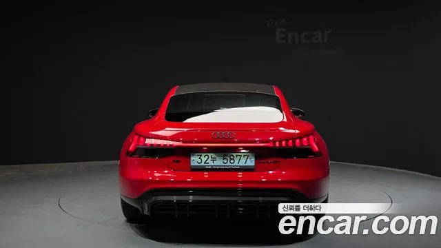Audi RS e-tron GT — Фото автомобиля 2