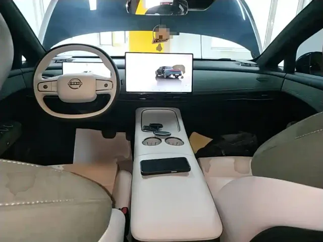 Nissan N7 — Фото автомобиля 9