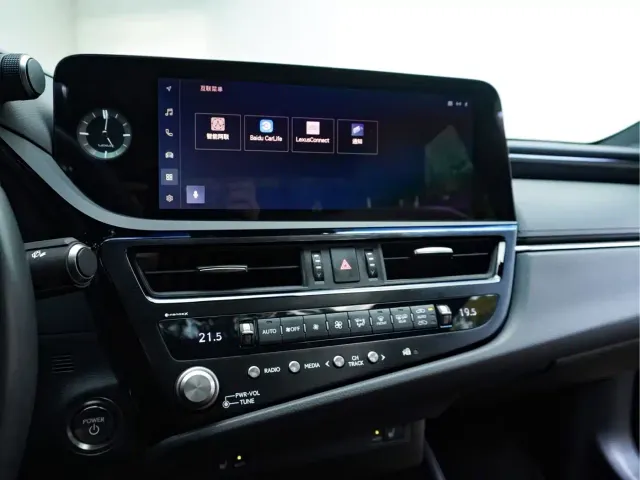 Lexus ES — Фото автомобиля 25