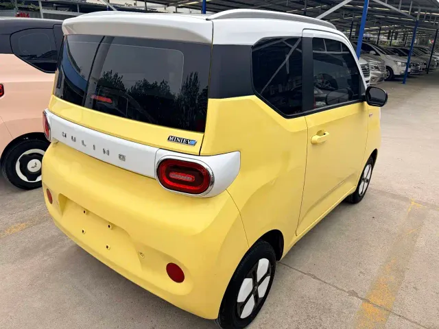 Wuling Hongguang Mini EV — Фото автомобиля 10