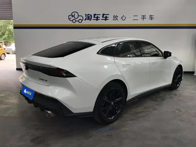 Changan UNI-V — Фото автомобиля 3