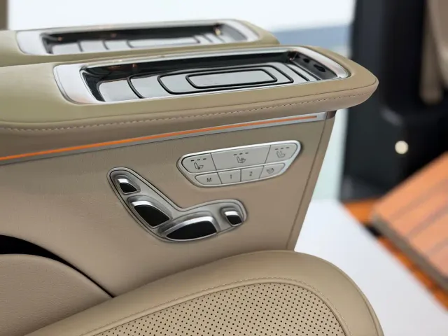 Mercedes-Benz V-Class — Фото автомобиля 14