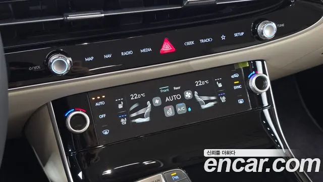 Genesis GV70 — Фото автомобиля 25