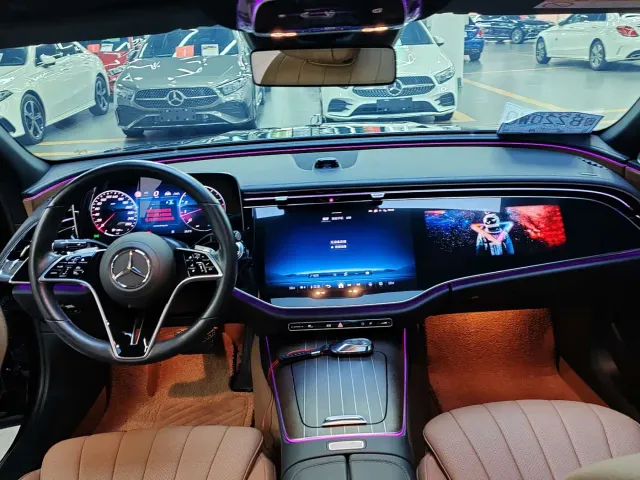 Mercedes-Benz E-Class — Фото автомобиля 12