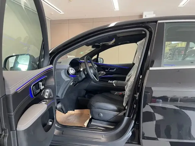 Mercedes-Benz Mercedes-Benz EQS SUV 2025 Model 500 4MATIC — Фото автомобиля 25