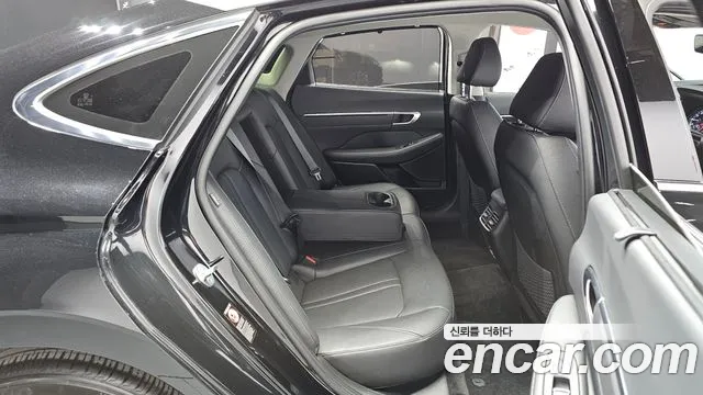 Hyundai Sonata — Фото автомобиля 16