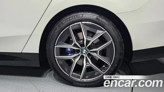 BMW 5-Series — Фото автомобиля 21