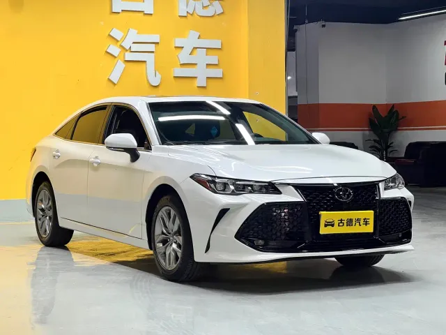 Toyota Avalon — Фото автомобиля 3