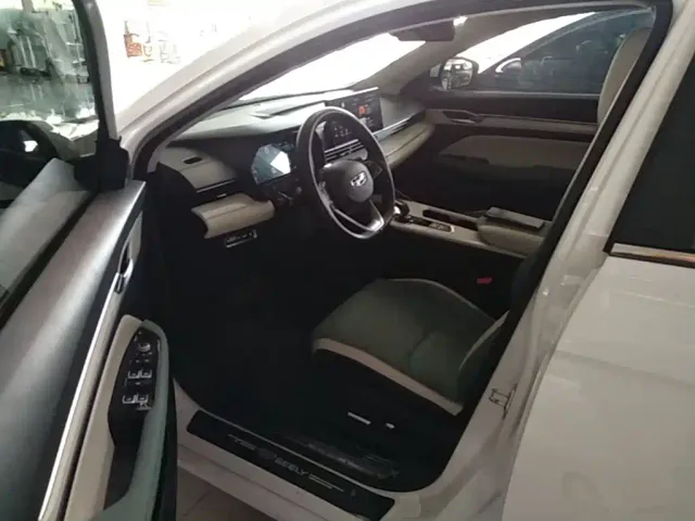 Geely Emgrand L — Фото автомобиля 15