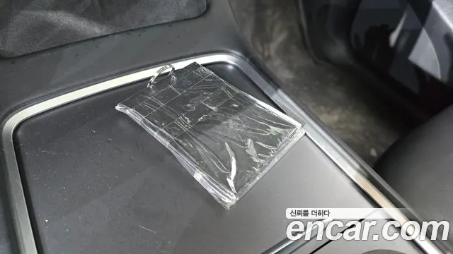 Tesla Model Y — Фото автомобиля 21