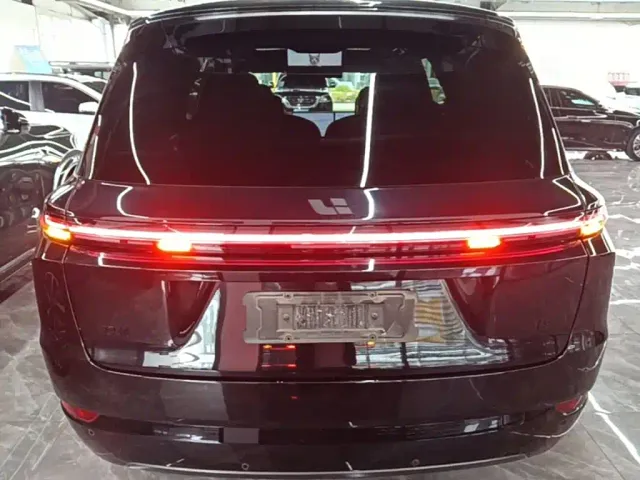 Li Auto L9 — Фото автомобиля 5