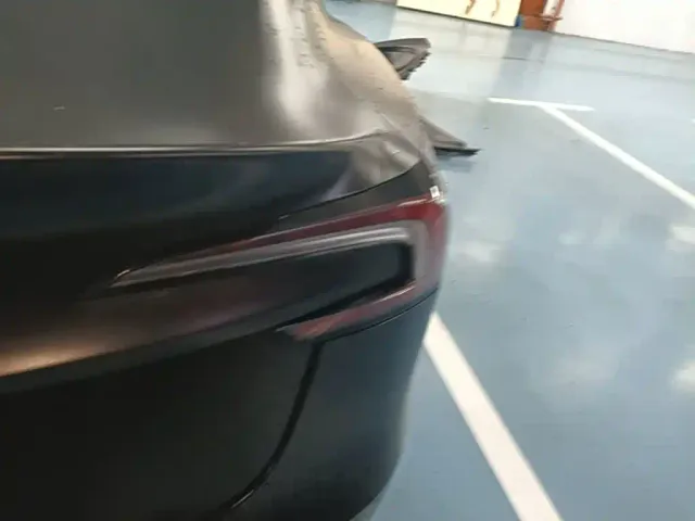 Tesla Model 3 — Фото автомобиля 7