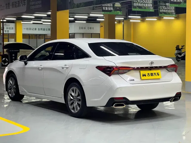 Toyota Avalon — Фото автомобиля 5