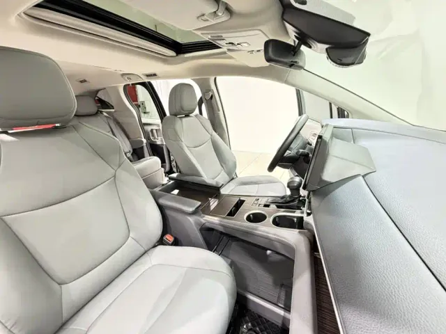 Toyota Granvia — Фото автомобиля 2