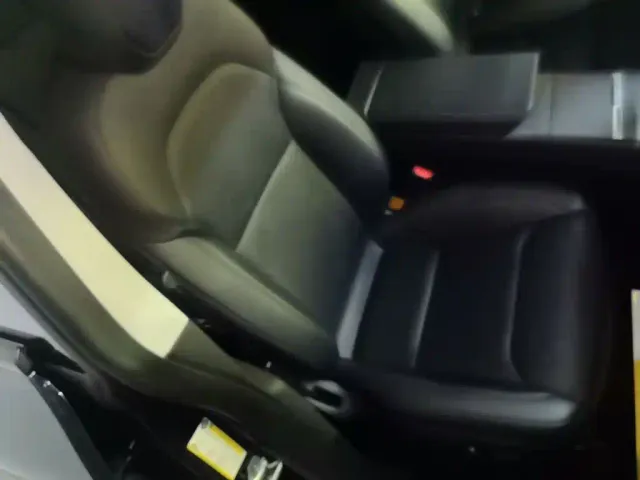 Tesla Model Y — Фото автомобиля 24