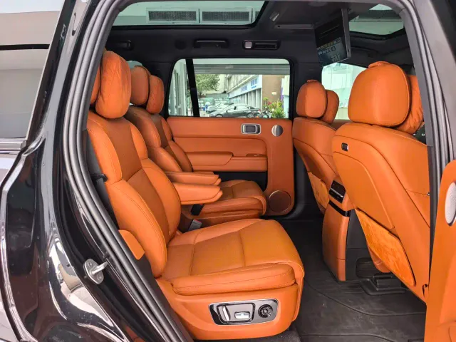 Li Auto L9 — Фото автомобиля 12