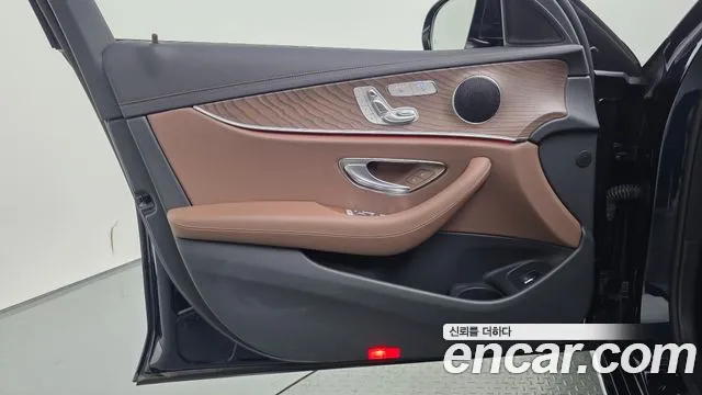 Mercedes-Benz E-Class W213 — Фото автомобиля 13