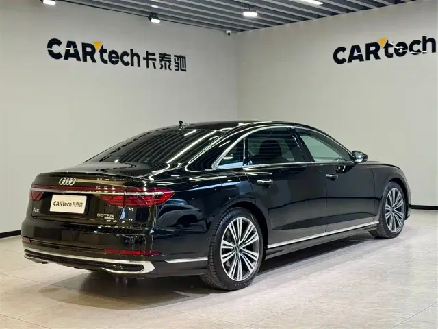 Audi A8 — Фото автомобиля 3