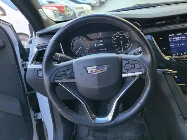 Cadillac XT6 — Фото автомобиля 15