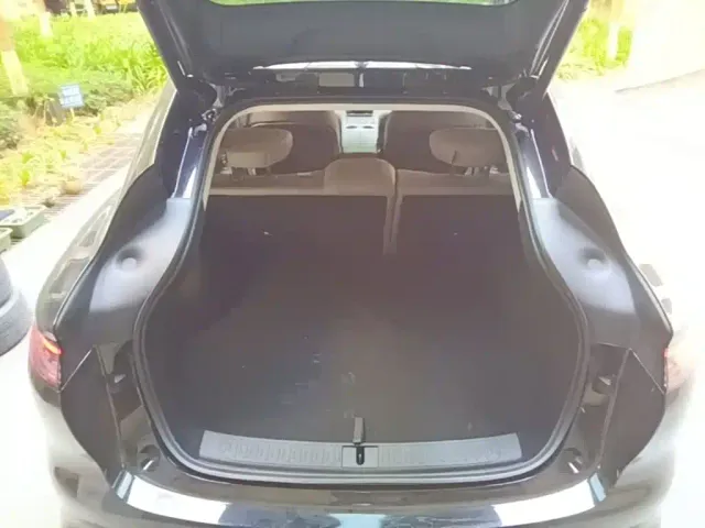 IM Motors LS6 — Фото автомобиля 18